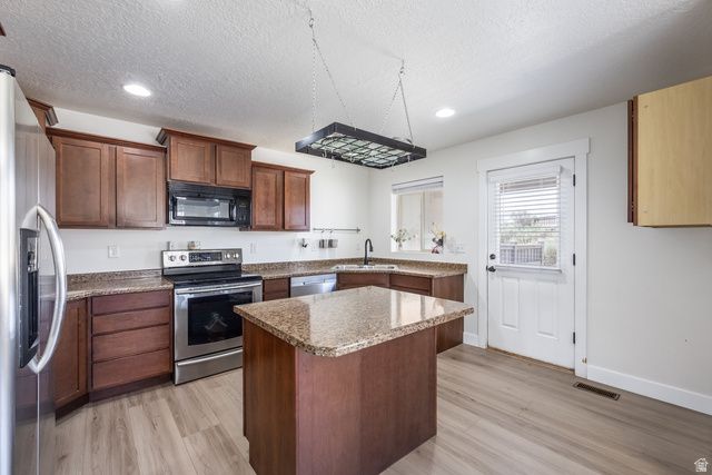 4043 E OAKLAND HILLS DR, Eagle Mountain, UT 84005