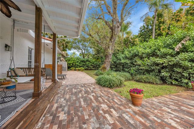 14345 SW 72nd Ct, Palmetto Bay, FL 33158