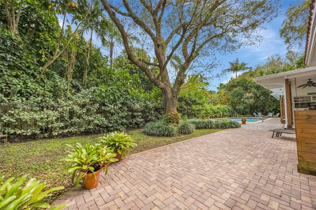 14345 SW 72nd Ct, Palmetto Bay, FL 33158