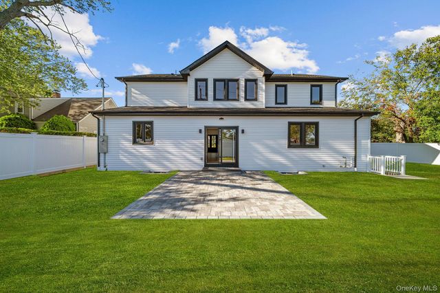 99 Slate Lane, Levittown, NY 11756