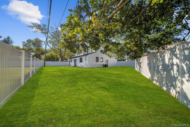 99 Slate Lane, Levittown, NY 11756