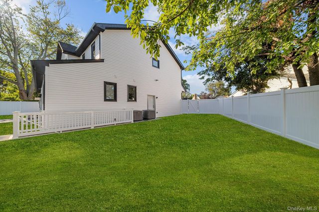 99 Slate Lane, Levittown, NY 11756