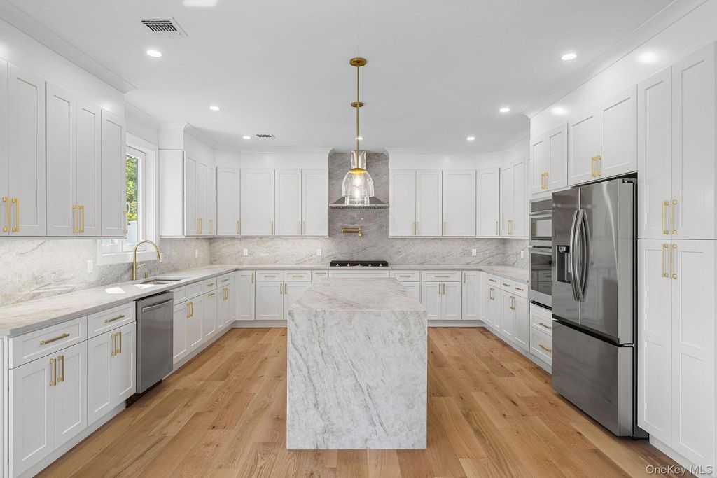 99 Slate Lane, Levittown, NY 11756 — photo 2
