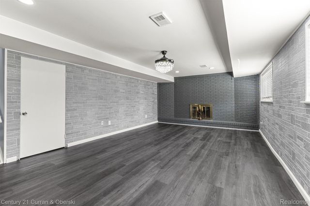 45561 Edgewood Court, Canton Charter Township, MI 48187