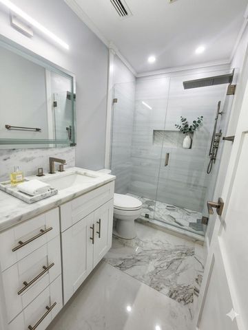 75 Venetian Drive D-11, Delray Beach, FL 33483