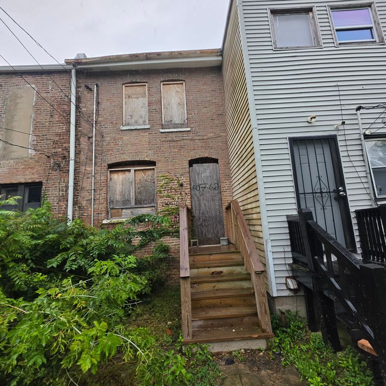 10762 S Langley Avenue, Chicago, IL 60628 — photo 2
