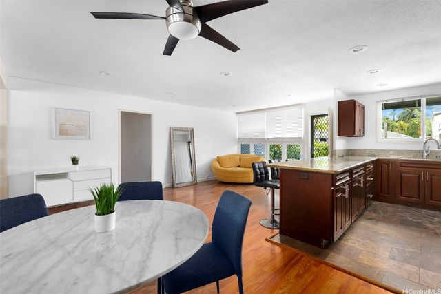 433 Kaimake Loop A, Kailua, HI 96734