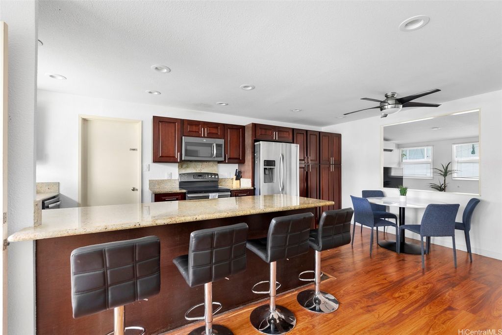 433 Kaimake Loop A, Kailua, HI 96734