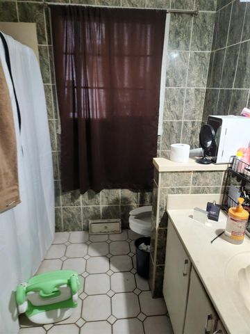 807 W Park St, Pasco, WA 99301