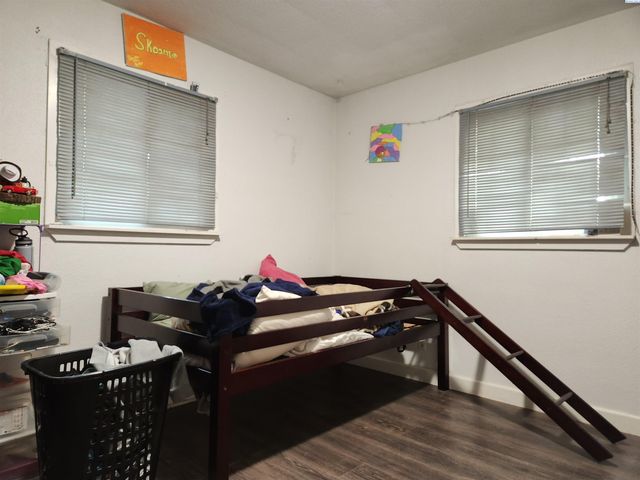 807 W Park St, Pasco, WA 99301