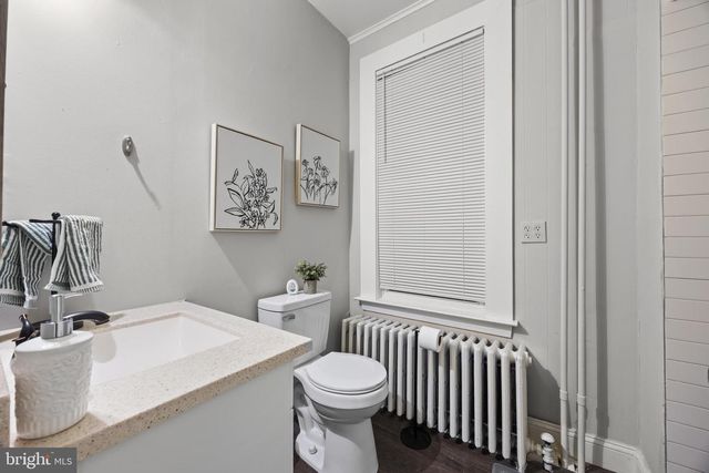 70 PINE ST, Beverly, NJ 08010