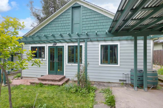 1417 NW Washington Boulevard, Grants Pass, OR 97526