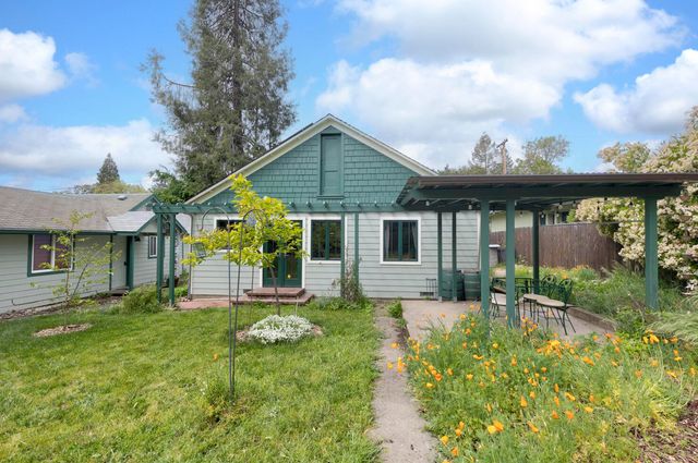 1417 NW Washington Boulevard, Grants Pass, OR 97526