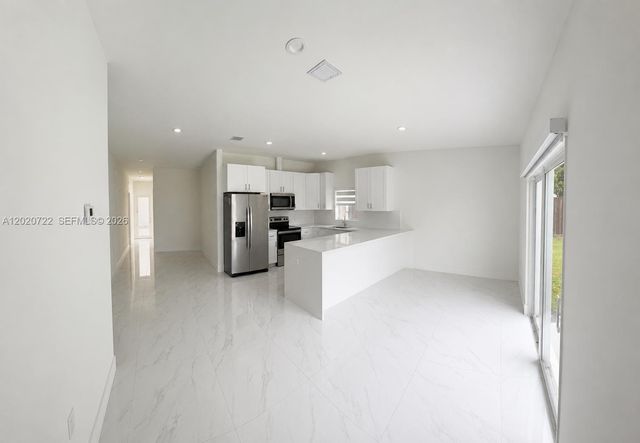 11602 SW 240th St, Homestead, FL 33032