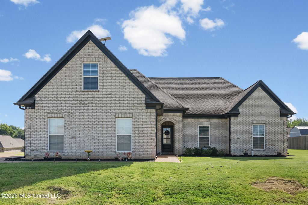 108 Honor Cove, Senatobia, MS 38668 — exterior