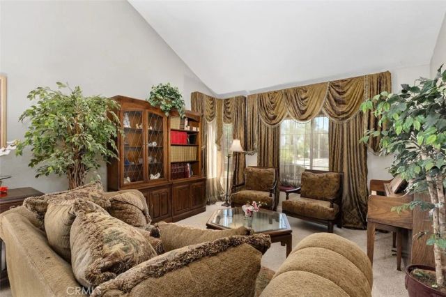 305 Mission Grove North, Riverside, CA 92506