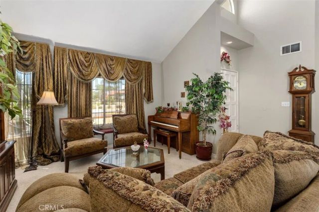 305 Mission Grove North, Riverside, CA 92506