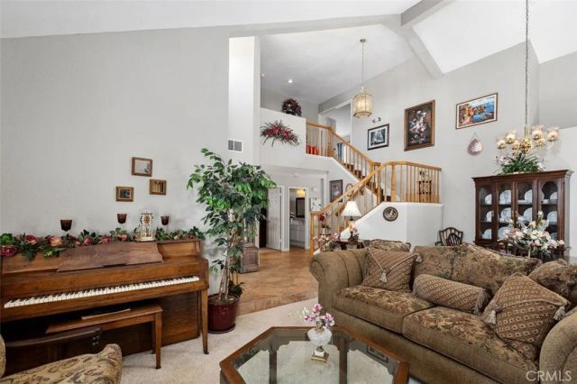 305 Mission Grove North, Riverside, CA 92506