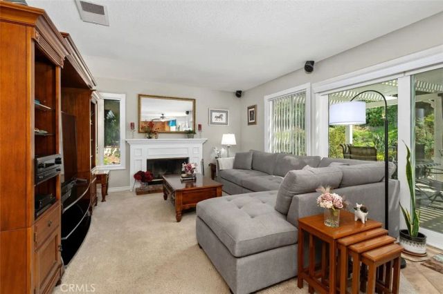 305 Mission Grove North, Riverside, CA 92506