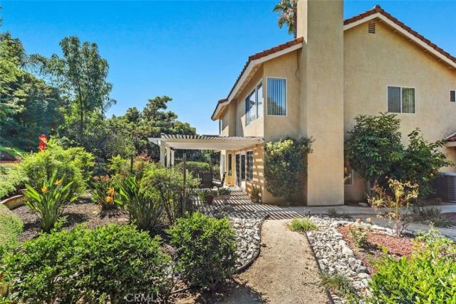 305 Mission Grove North, Riverside, CA 92506