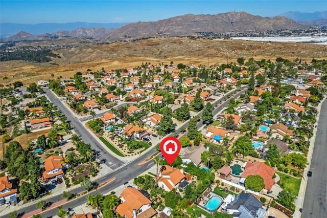 305 Mission Grove North, Riverside, CA 92506