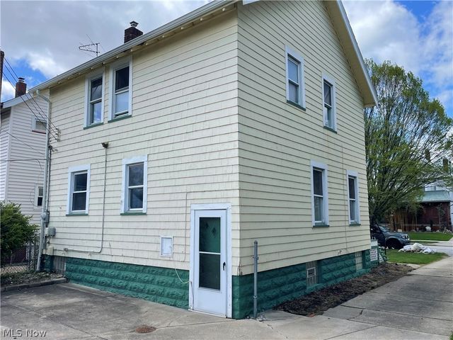 2213 Wyandotte Avenue, Lakewood, OH 44107