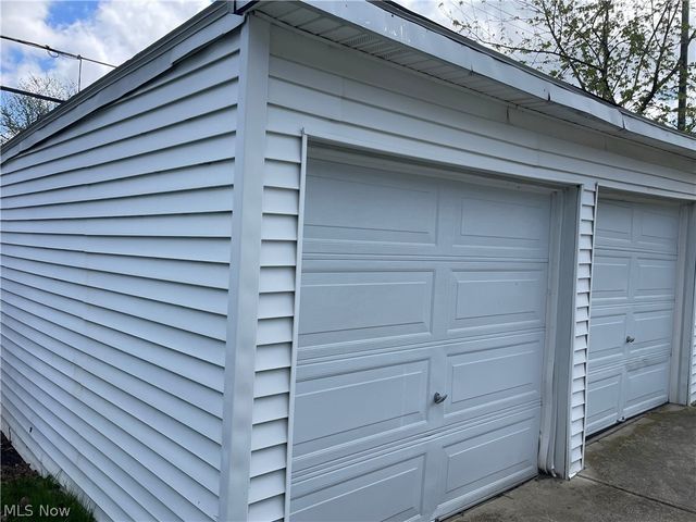 2213 Wyandotte Avenue, Lakewood, OH 44107