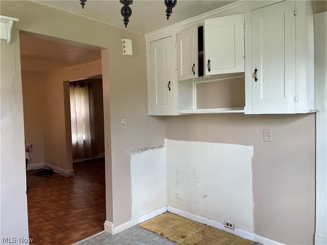 2213 Wyandotte Avenue, Lakewood, OH 44107