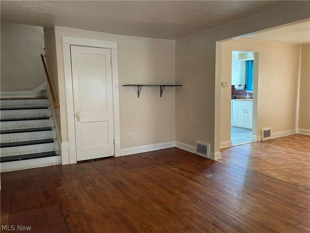 2213 Wyandotte Avenue, Lakewood, OH 44107