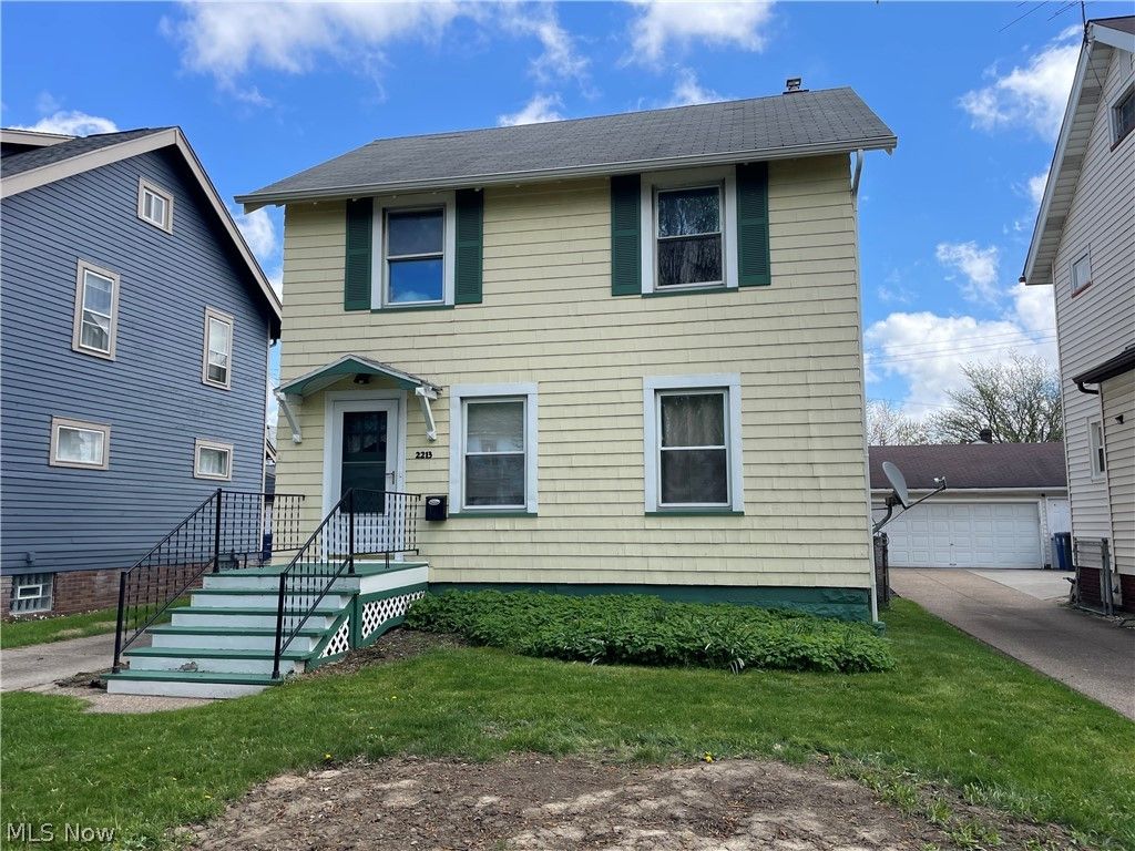 2213 Wyandotte Avenue, Lakewood, OH 44107