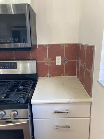 7975 58TH AVENUE N 408, St Petersburg, FL 33709