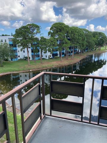 7975 58TH AVENUE N 408, St Petersburg, FL 33709