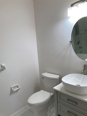7975 58TH AVENUE N 408, St Petersburg, FL 33709