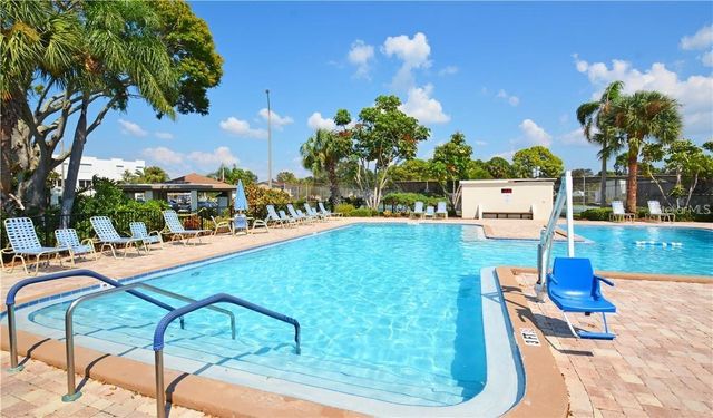 7975 58TH AVENUE N 408, St Petersburg, FL 33709