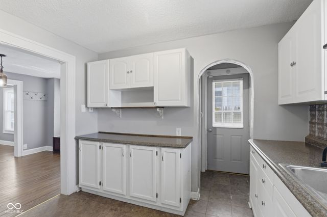 140 N 6th Avenue, Beech Grove, IN 46107