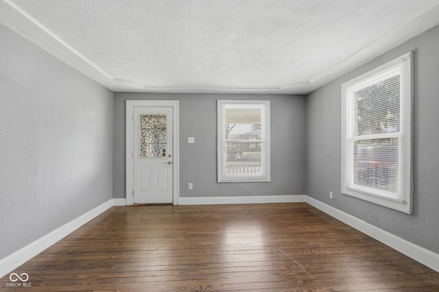 140 N 6th Avenue, Beech Grove, IN 46107