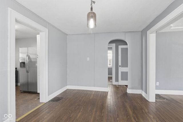140 N 6th Avenue, Beech Grove, IN 46107