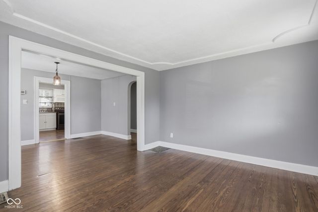 140 N 6th Avenue, Beech Grove, IN 46107