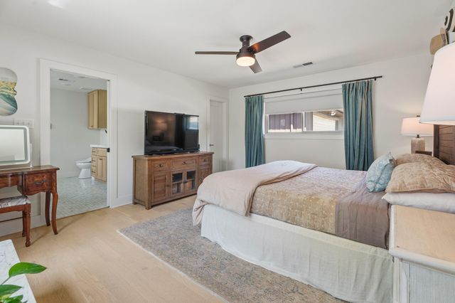 18 Colony Park Circle, Galveston, TX 77551