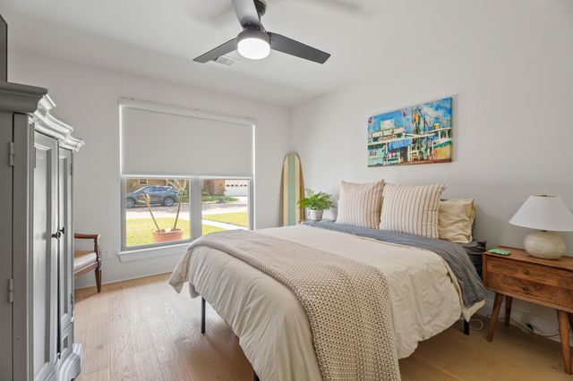 18 Colony Park Circle, Galveston, TX 77551