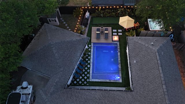 18 Colony Park Circle, Galveston, TX 77551