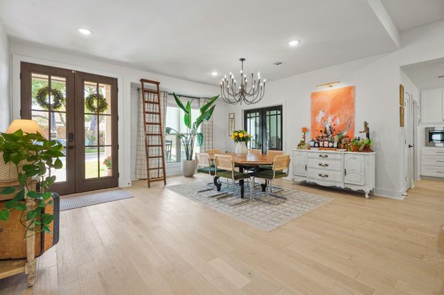 18 Colony Park Circle, Galveston, TX 77551