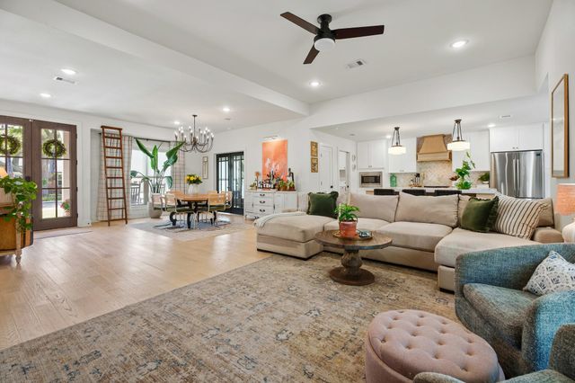 18 Colony Park Circle, Galveston, TX 77551