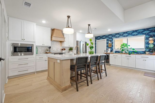 18 Colony Park Circle, Galveston, TX 77551