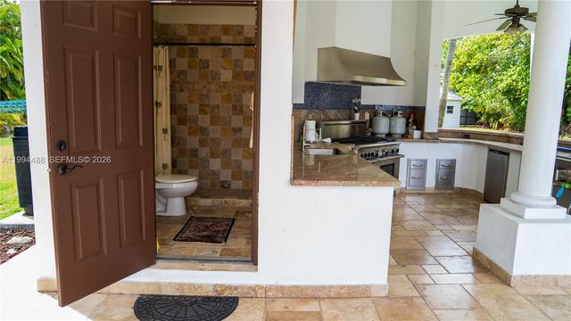 6200 SW 97th Ave, Miami, FL 33173