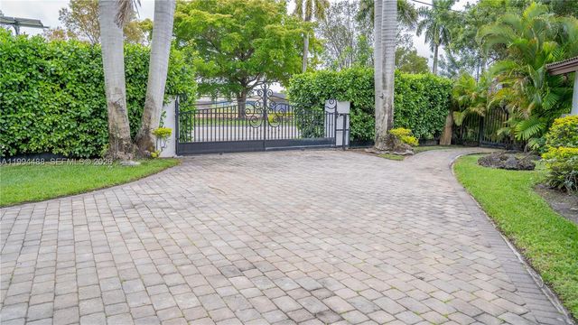 6200 SW 97th Ave, Miami, FL 33173