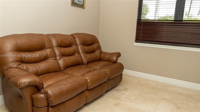 6200 SW 97th Ave, Miami, FL 33173