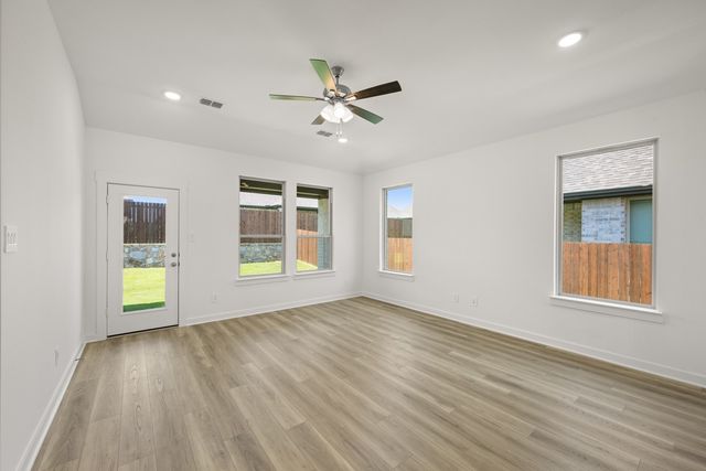 1321 Rothland Lane, Red Oak, TX 75154
