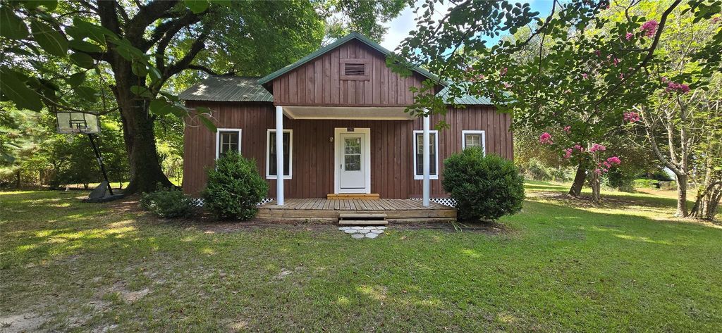 2266 Young Road, Livingston, TX 77351