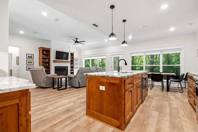 22 Estrella Circle, Hot Springs Village, AR 71909